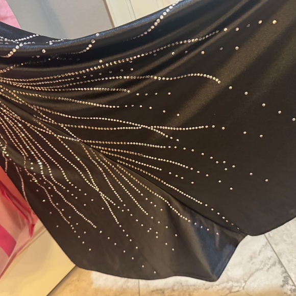 Rachel Allen  Gown/Formal   Black/silver crystals Size 2 - Picture 17 of 17